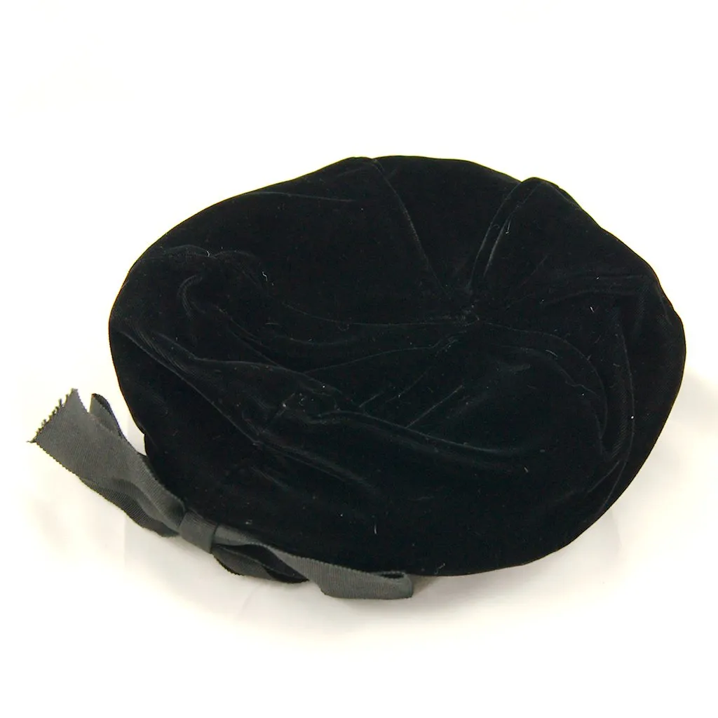 1950s Black Velvet Beret Hat