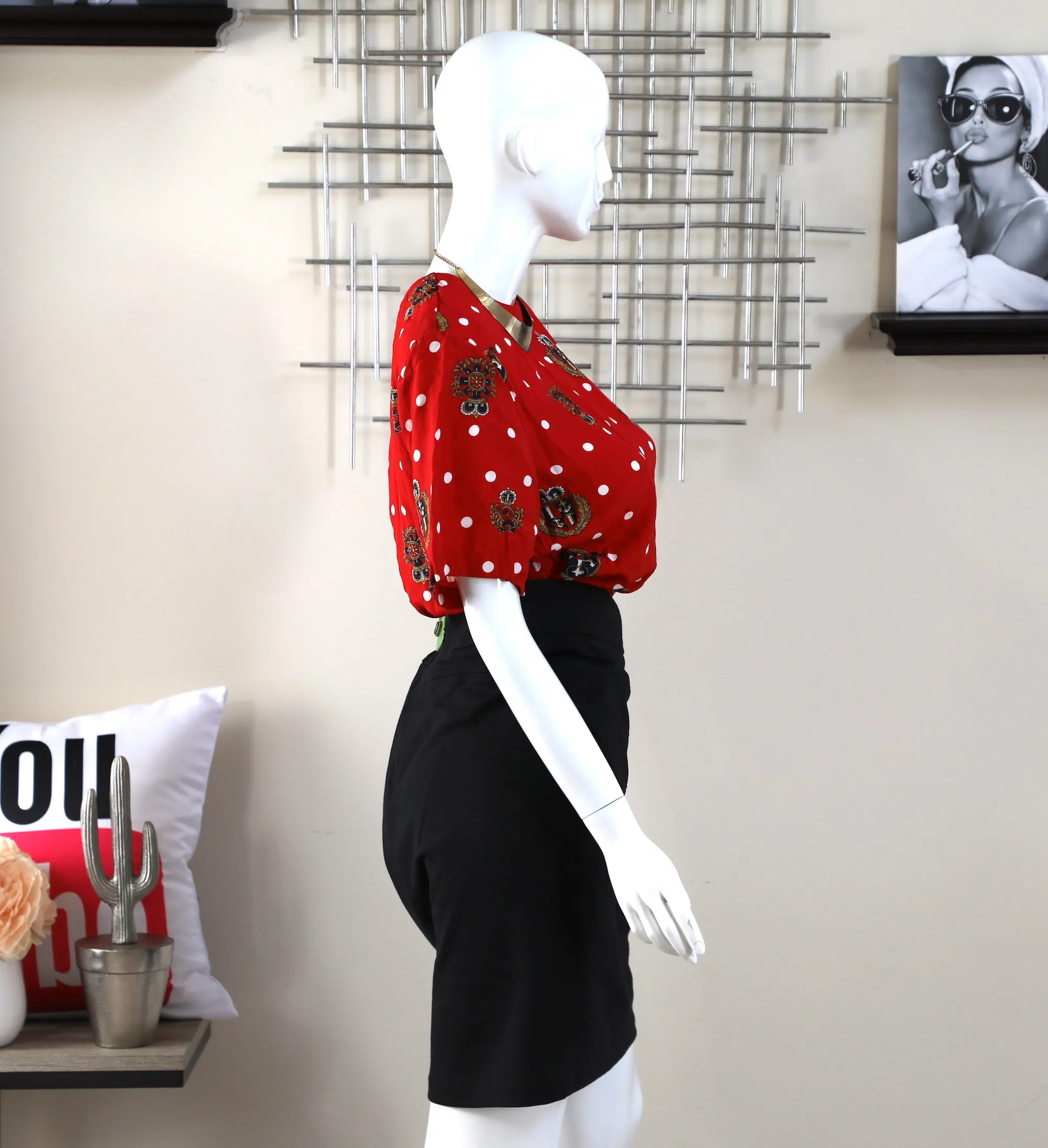 Regal Short Sleeve Top (Size Large)