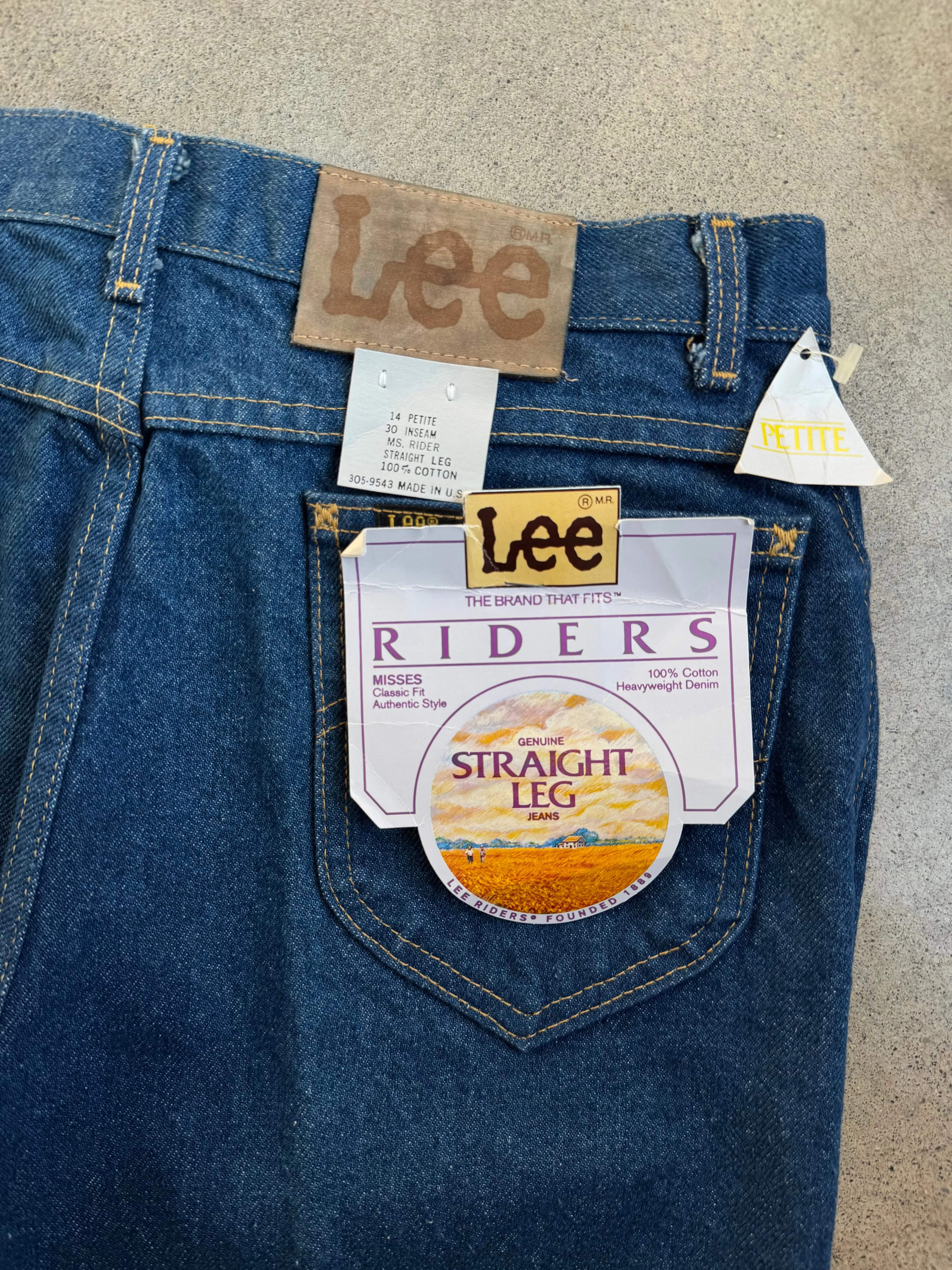 Vintage Lee Riders Classic Fit Straight Leg Jeans (W30”)