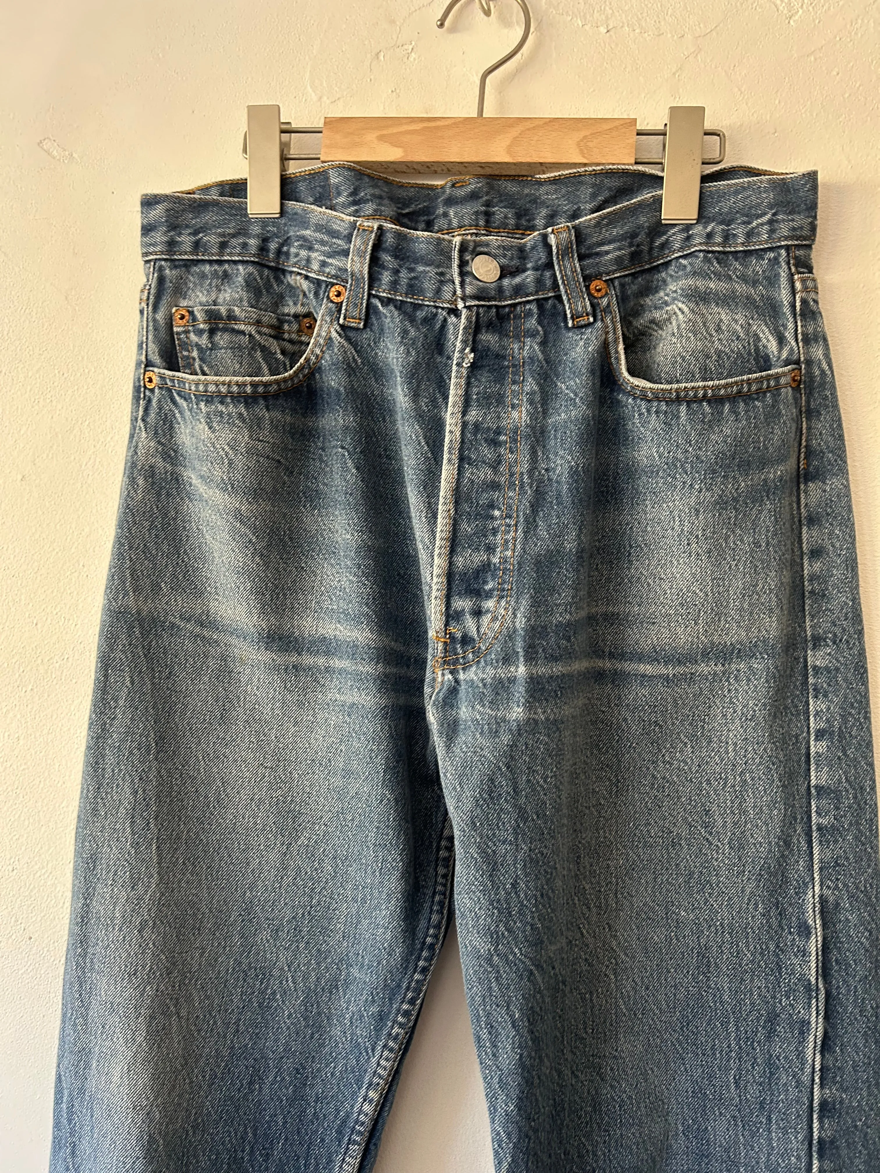 Vintage Levi's 501 denim pants. U.S.A.  w34 L30