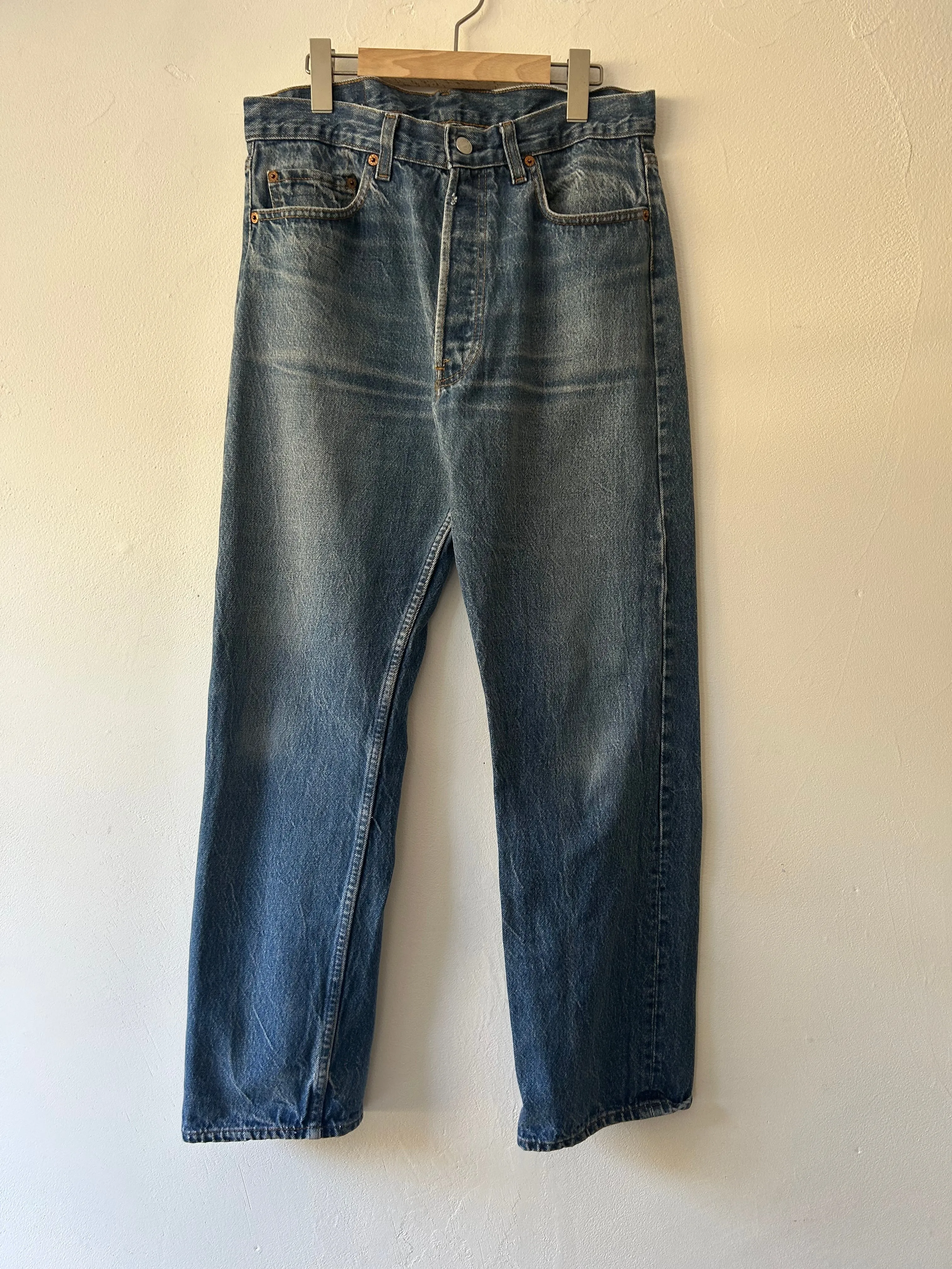 Vintage Levi's 501 denim pants. U.S.A.  w34 L30