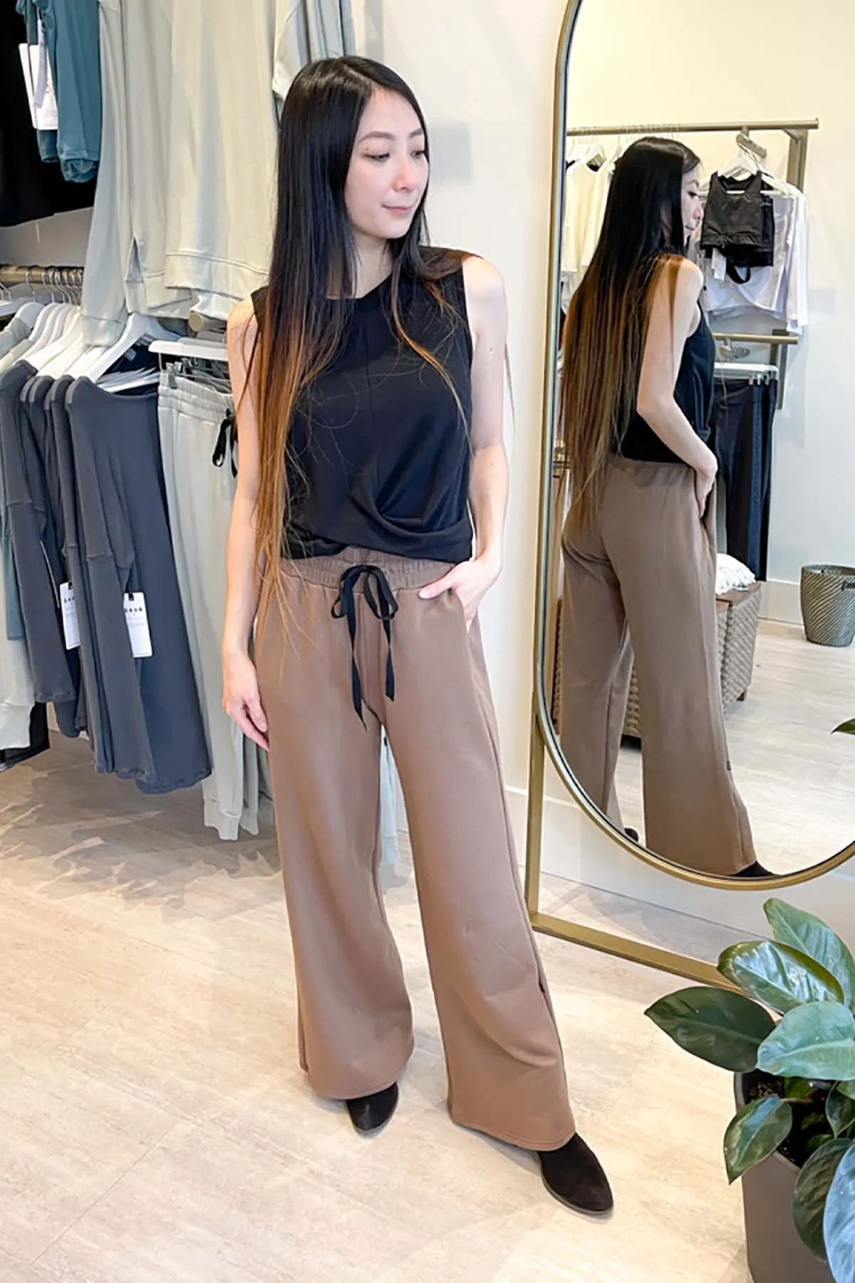 Wide Leg Sweatpant in Americano